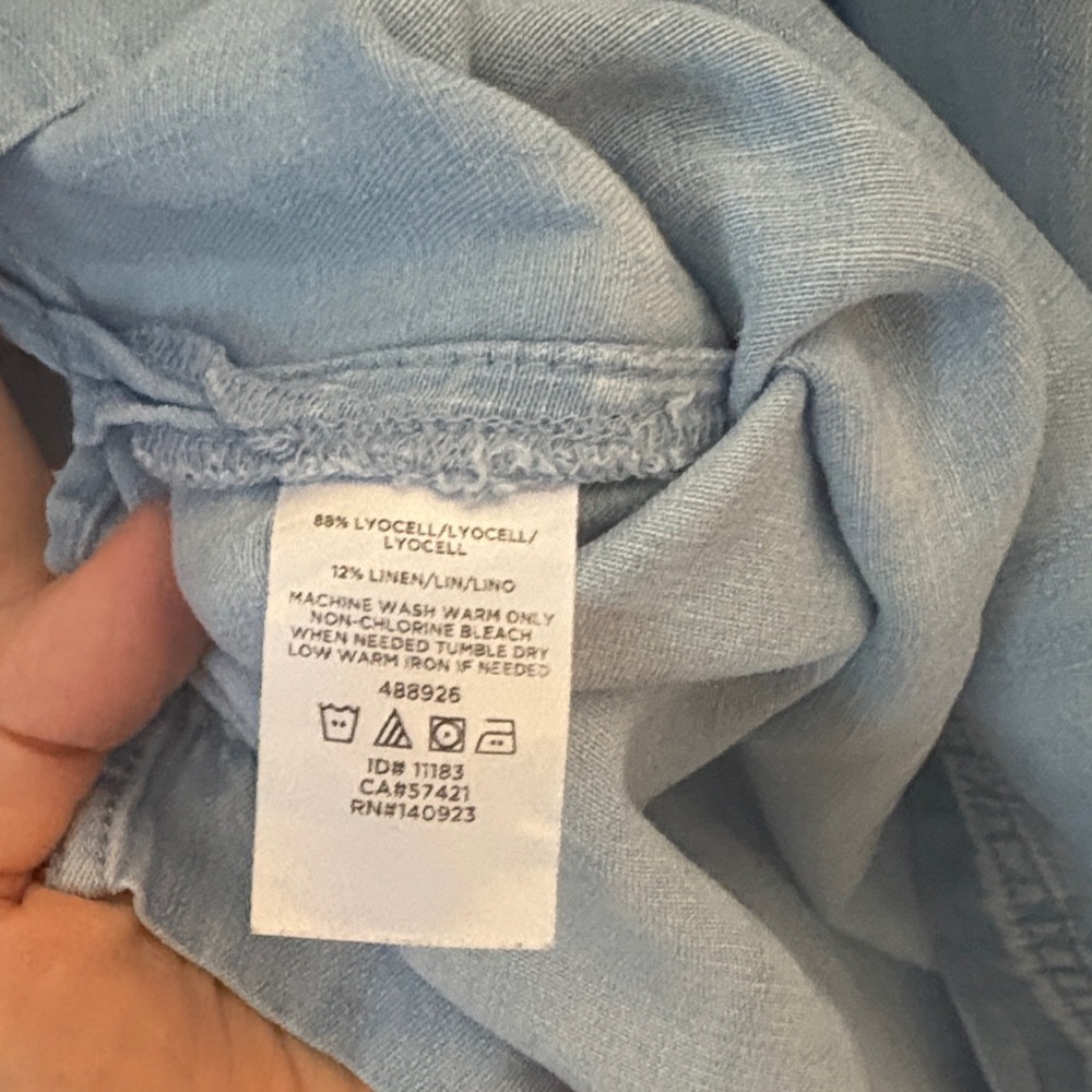 Lou & Grey Chambray Women's Top - Picture 3 of 5